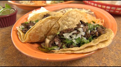 Chicagos Best Tacos Zacatacos Youtube