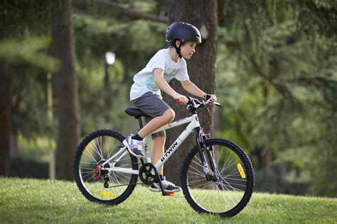 Btwin Rockrider 300 Kids 24 Inch Mountain Bike White 2017 City