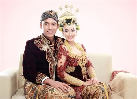 Jun 01, 2021 · di situ, dia mengunggah artikel yang menuliskan tentang potret nagita slavina dalam balutan pakaian papua. √ TERLENGKAP 5+ Pakaian Adat Banten Beserta Keunikannya!