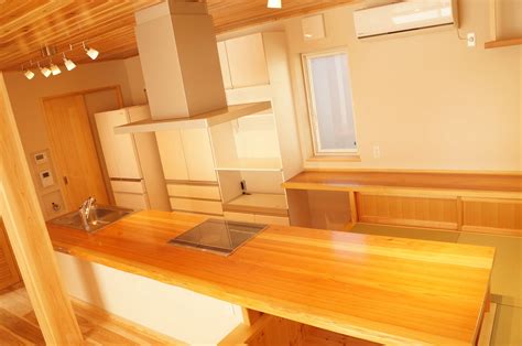 Toggle submenu for the キッズ deparment. パッシブハウス 高橋建築: 木がたくさん使ってある 自然素材の ...