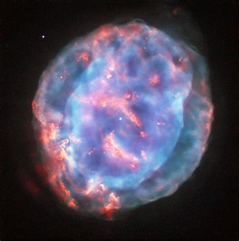 Hubble Image Of Planetary Nebula Ngc 6818