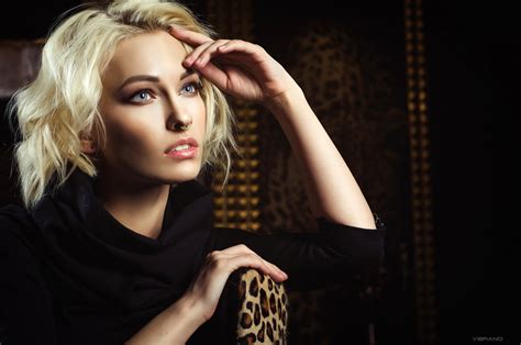 3744x2106 Girl Short Hair Blonde Woman Model Coolwallpapersme