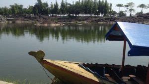 Kampung batu malakasari mempunyai konsep edukasi, petualangan, serta kuliner. Wisata Kampung Batu Malakasari Bandung yang Wajib ...