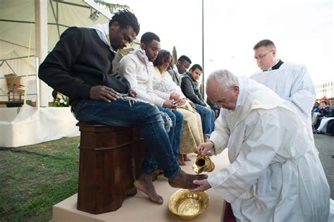 Pope Francis Washes And Kisses Feet Of Muslim Christian And Hindu