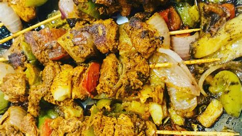Group all your kabob sticks together and leave them on the side of the plate, instead of scattering them across the table. Chicken kabobs | chicken skewers | spicy 🌶 |chicken | the ...