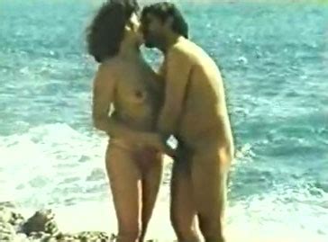 Amateur Couple Making Love On The Beach Reality Sex Video Mylust Com