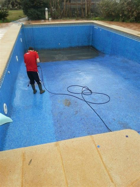 When people talk about using pressure washers to clean calcium from pool tiles, they don't usually mean real pressure washers. Pool cleaning with a pressure washer. | Pressure washing ...