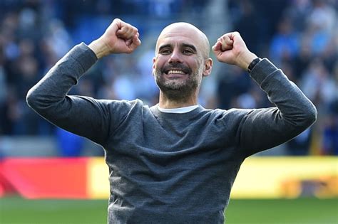 Man city finished third and then, in the next campaign, broke the premier league record for most consecutive wins, with 18 victories between august and december 2017. Manchester City: pour Guardiola, son équipe « rend digne ...