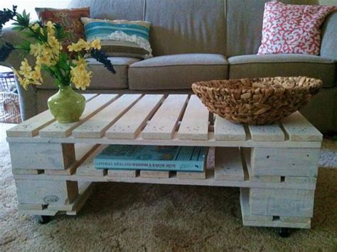 Stuff You Can Make From Old Pallets 23 Pics