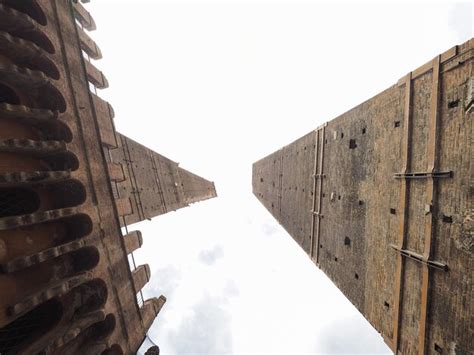 Premium Photo Due Torri Two Towers In Bologna