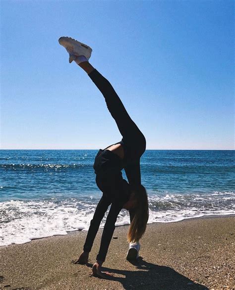 Pin By Yanxxkai On Elegance Gymnastics Poses Flexibility Dance