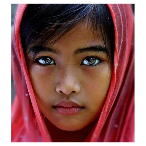 People With The Most Striking Eyes In The World Most Beautiful