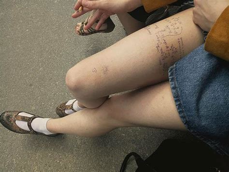 【画像】ロシアの女子高生のスカートの中 ポッカキット