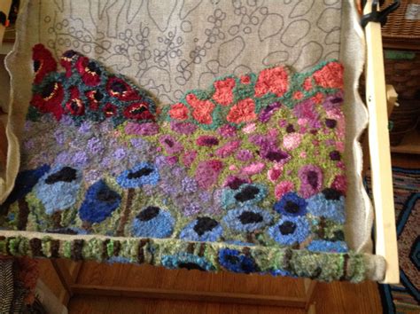 Pin By Sandi Theiner On Deanne Fitzpatrick And Like Style Rug Hooking Hand Hooked Rugs Floral