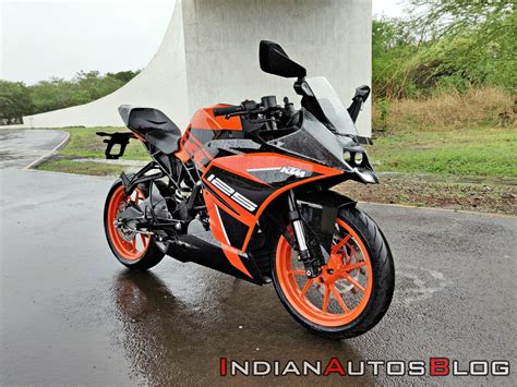 The ktm duke 125 has been doing pretty well in the market, despite sporting a high price tag for a 125cc motorcycle. KTM RC 125 registers 614 unit sales in its debut month in ...