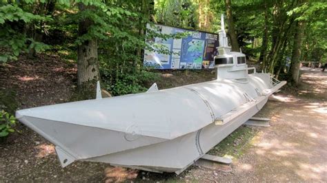 Biber midget submarine | Midget submarine, Submarine, Submarines