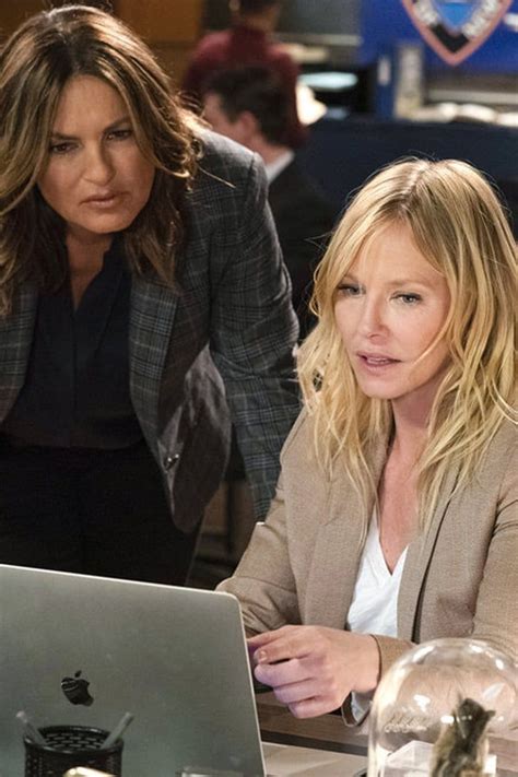 Law And Order Svu Has Had Tons Of Famous Guest Stars And These Are Our Faves Amanda Rollins