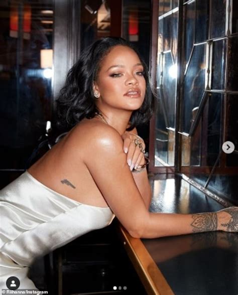 Limit my search to r/rihanna. Rihanna ist Ihre eigene beste adverisement, als Sie ...