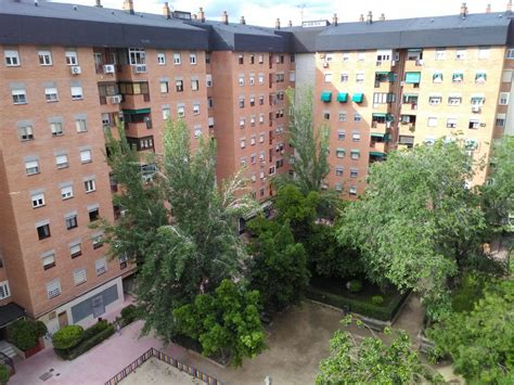 Housfy conoce el mercado inmobiliario de tu zona. Piso amplio y soleado en Alcalá de Henares | Alquiler ...