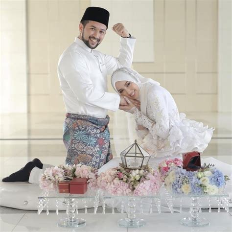 Sah yaitu sesuatu pekerjaan (ibadah) yang memenuhi rukun dan syarat.6 rukun dan syarat menentukan suatu perbuatan hukum, . √ Pernikahan Dalam Islam (HUKUM, TUJUAN, SYARAT & PERSIAPAN)
