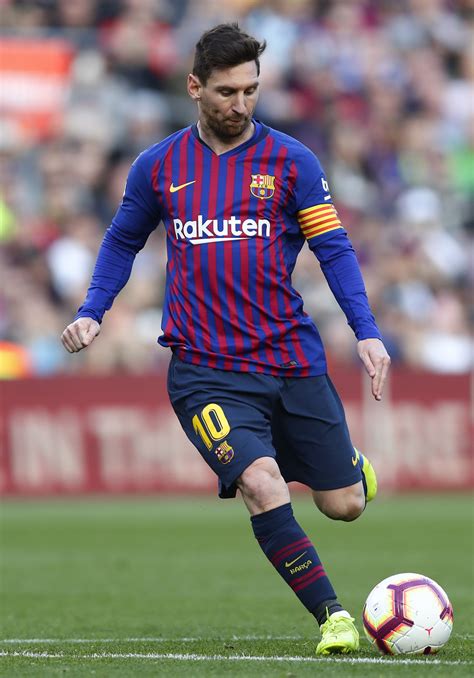 Lionel andrés messi (spanish pronunciation: Lionel Messi Scores 'Panenka' Free-Kick In Derby Against Espanyol - SPORTbible