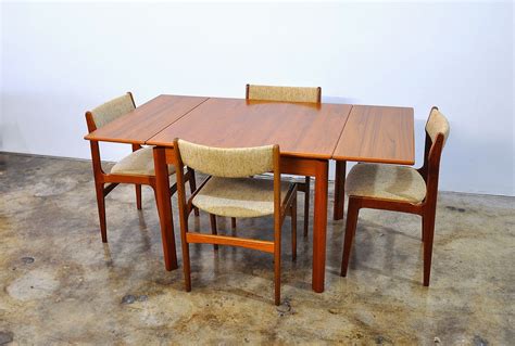 Select Modern Danish Modern Teak Expandable Dining Room Table
