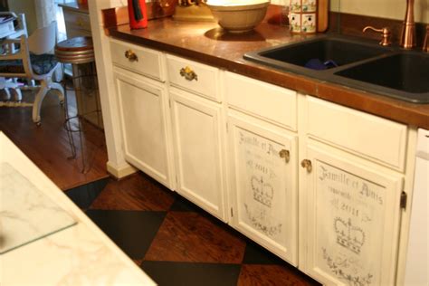 Wait for the paint to be fully dry. ~ Chalk Paint Kitchen Cabinets ~ | Lady Butterbug