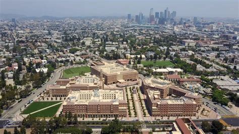 Usc Eliminates Undergraduate Tuition For Families Making Less Than