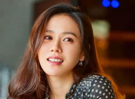 Son ye jin as a blockbuster queen. Artis Korea Son Ye Jin Wanita Tercantik Dunia 2020 ...