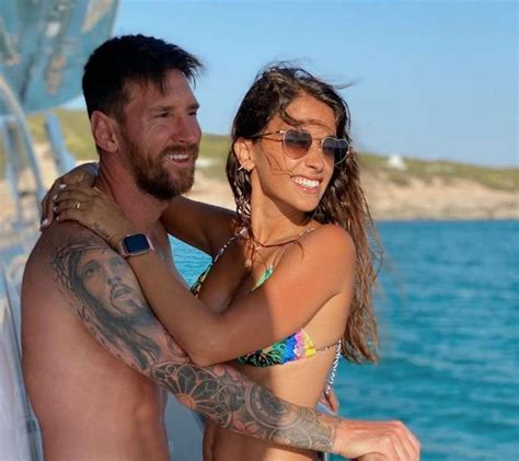 Photos Of Lionel Messi S Wife Antonela Roccuzzo Go Viral After