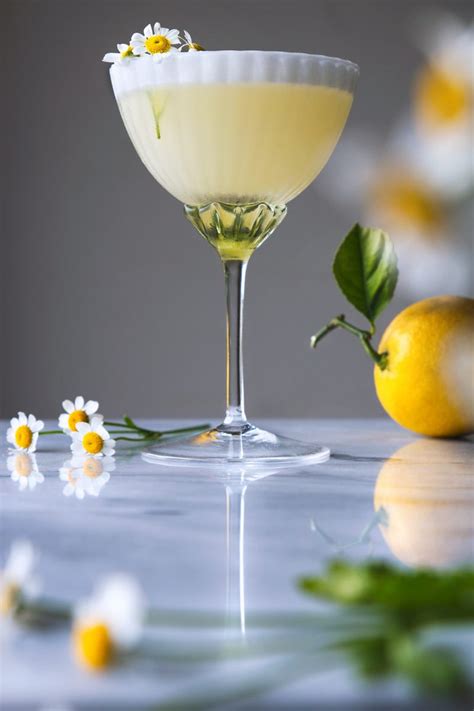 Reddit gives you the best of the internet in one place. Lemon Chamomile Spring Cocktail - HonestlyYUM