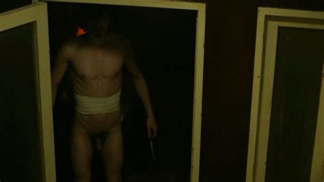 Omg He S Naked Misfits And Fortitude Actor Robert Sheehan Omg Blog