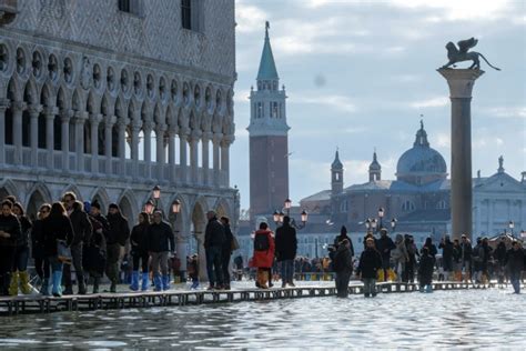 Venecia Vive Con El Agua Al Cuello Por El Turismo Masivo Capital Radio