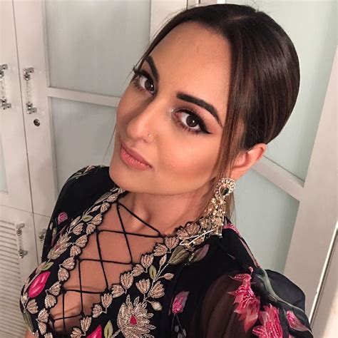Sonakshi Sinha Looks Stunning In These Latest Pics