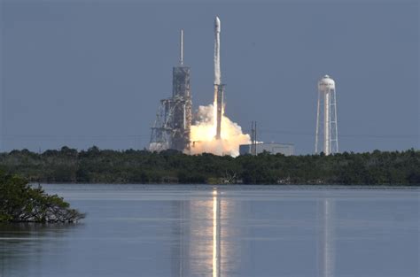 Spacex Launches Air Forces Super Secret Minishuttle The Spokesman Review