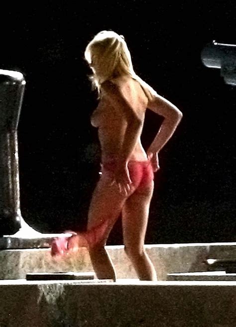 Anna Faris Fappening Nude And Sexy Photos The Fappening