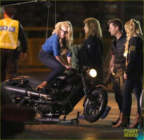 Margot Robbie Does Her Own Intense Suicide Squad Stunts Photo 3381031 Margot Robbie
