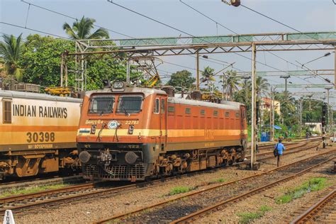 32 trains from kannur can to ernakulam jn ers. IR WAP-4 22783 / Ernakulam South, Kerala — Trainspo