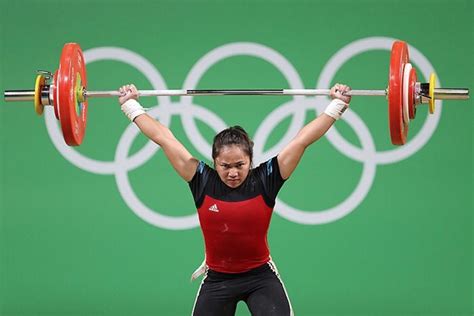 hidilyn diaz won silver medal in the rio 2016 olympics hidilyn diaz becomes first filipino