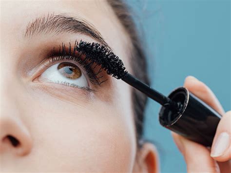 Mascara Tricks And Tips To Make Your Eyelashes Longer And Fuller