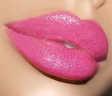 🌹Ꮲɪɴᴛᴇʀᴇsᴛsɴᴇᴀᴋᴇʀ ʙᴀᴇ Pink Lips Glitter Lipstick Bright Pink Lips