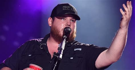 Luke Combs Lovin On You Is No On The Billboard Country Airplay Chart For Th Straight