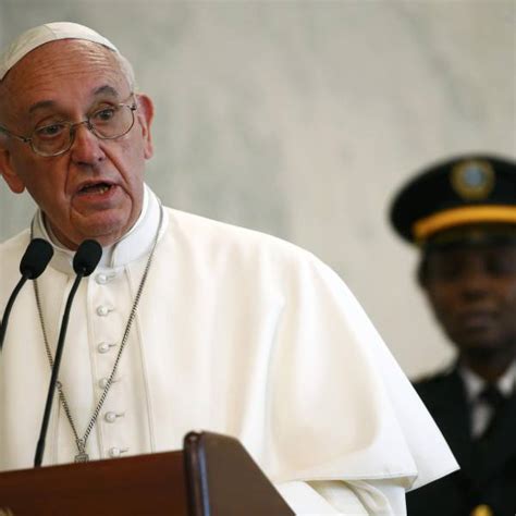 Papa llega a la ONU para su histórico discurso