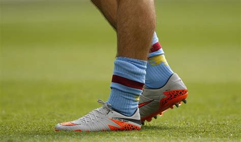 Jack peter grealish is an english professional footballer who plays as a winger or attacking midfielder for premier league club, aston villa and the england national team. Jack Grealish; too cool to wear shin pads. | Scoopnest