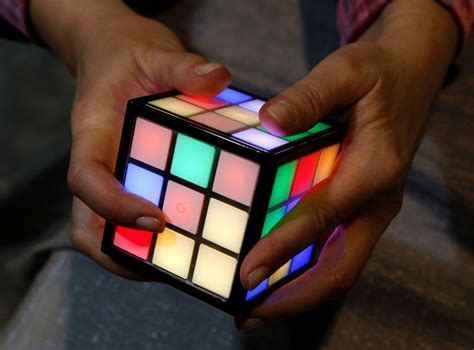Cubo Di Rubik I Record E Le Versioni Pi Curiose Focus It