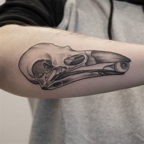 Discover 68 Crow On A Skull Tattoo Esthdonghoadian