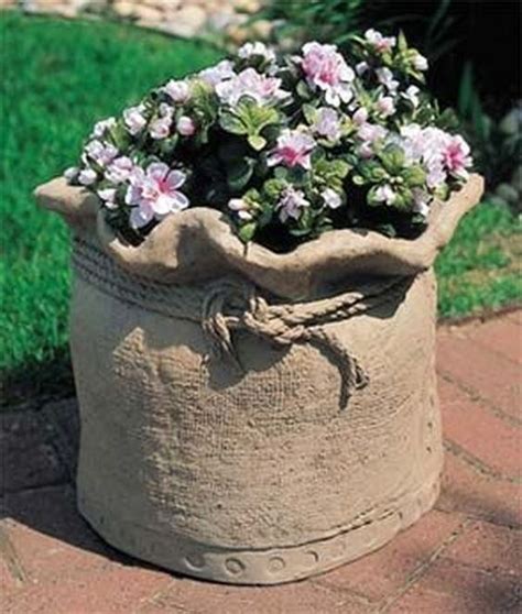 How to make amazing DIY concrete sack pots | My desired home | Cement