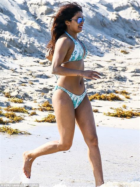 Priyanka Chopra Spends The Weekend Relaxing In A Bikini Daily Mail Online