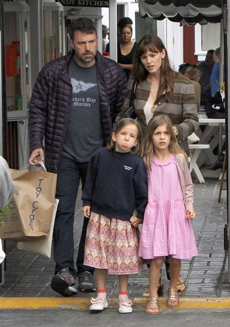 Jennifer garner is one of the hottest women in hollywood and is a very talented actress. Jennifer Garner, Ben Affleck Divorce: Ben Retreats To NYC ...
