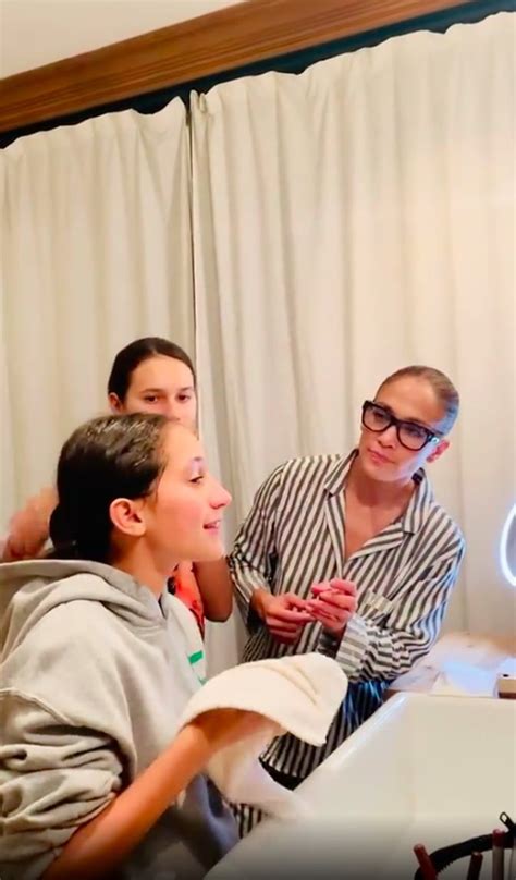 Jennifer Lopez Teaches Her And Alex Rodriguezs Daughters The Skin Care